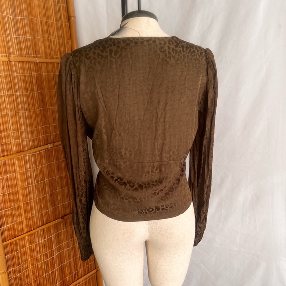 Green leopard button down blouse - Picture 6 of 8